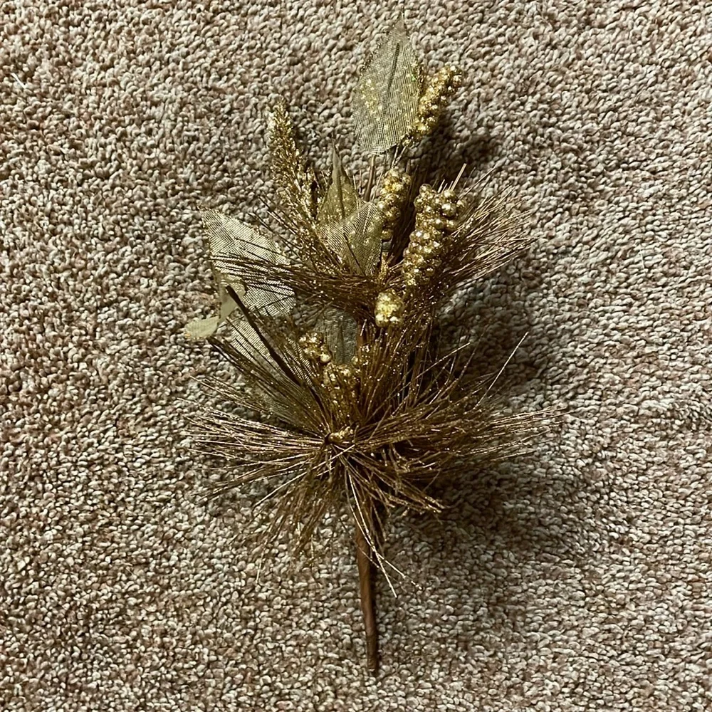 Golden Floral Pick